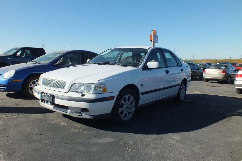 2002 Volvo$2,500
